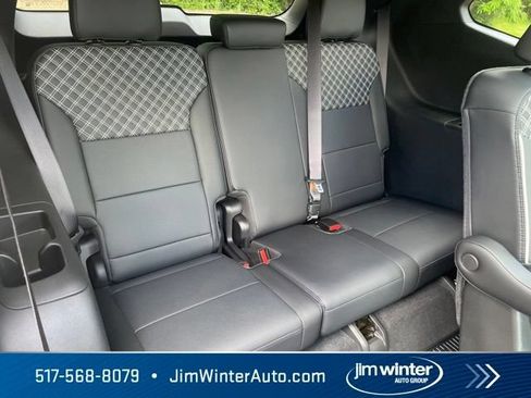 Used 2025 GMC Acadia Denali w/ LPO, Floor Liner Package AWD/4WD image 21