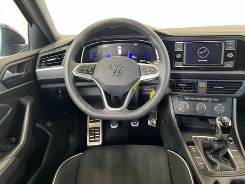 Certified 2024 Volkswagen Jetta Sport image 18