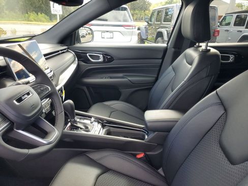 New 2026 Jeep Compass Latitude image 8