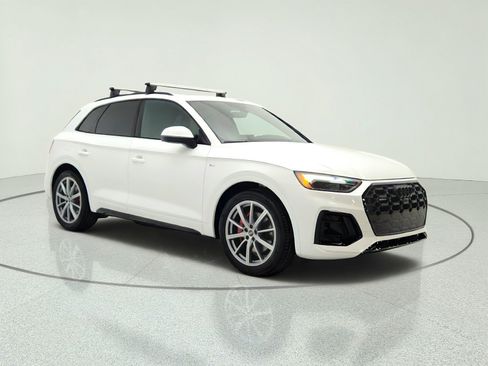 Used 2024 Audi Q5 e Premium Plus AWD/4WD image 3