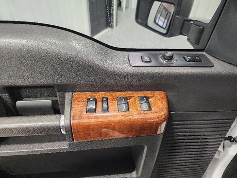 Used 2016 Ford F250 King Ranch w/ King Ranch w/Chrome Package image 15