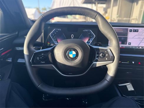 Used 2025 BMW 530i xDrive w/ Premium Package image 22