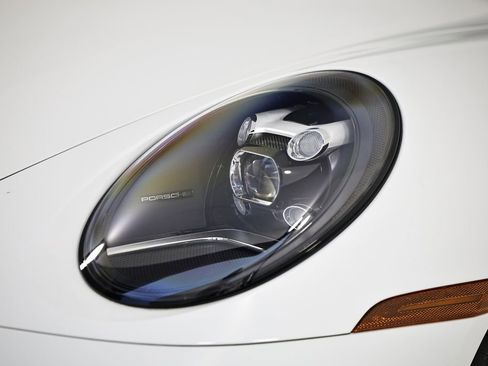 Certified 2021 Porsche 911 Carrera RWD image 11