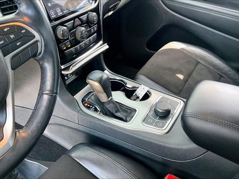 Used 2020 Jeep Grand Cherokee Laredo w/ Quick Order Package 2BN North AWD/4WD image 17