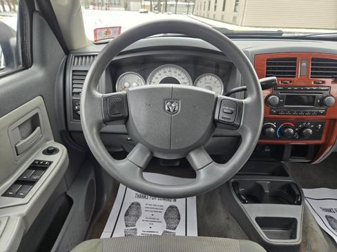 Used 2005 Dodge Dakota SLT image 39