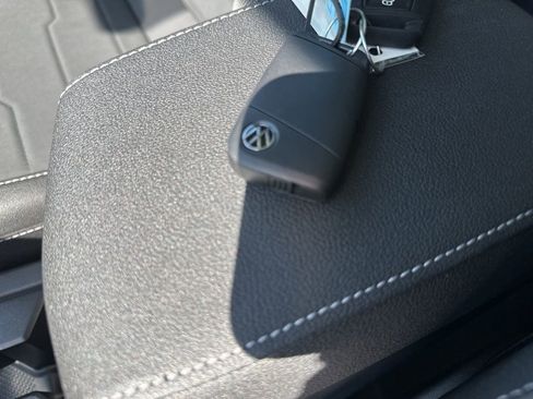 New 2025 Volkswagen Taos SE image 26