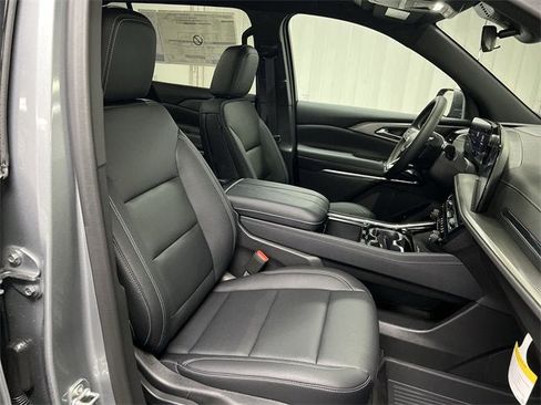 New 2025 Chevrolet Traverse LT w/ LPO, Floor Liner Package image 27