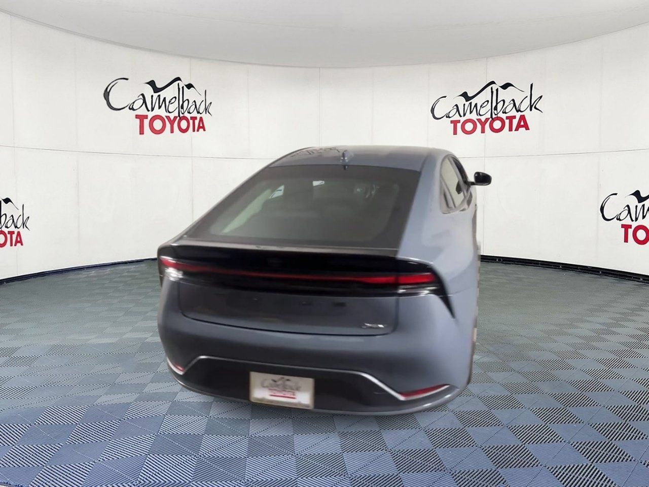 Used 2025 Toyota Prius LE FWD image 9