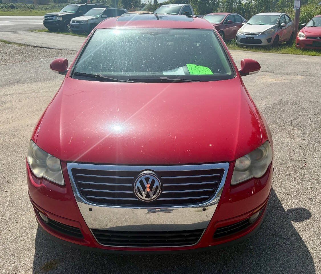 Used 2008 Volkswagen Passat VR6 FWD image 8