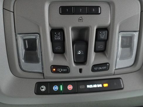 Used 2024 Chevrolet Silverado 2500 LTZ w/ LTZ Texas Edition AWD/4WD image 14