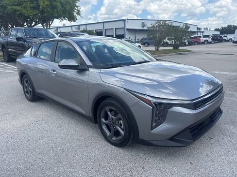 Used 2025 Kia K4 FWD image 3