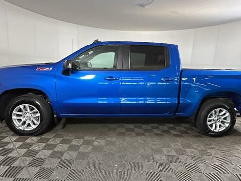 Used 2022 Chevrolet Silverado 1500 RST w/ Convenience Package II AWD/4WD image 5