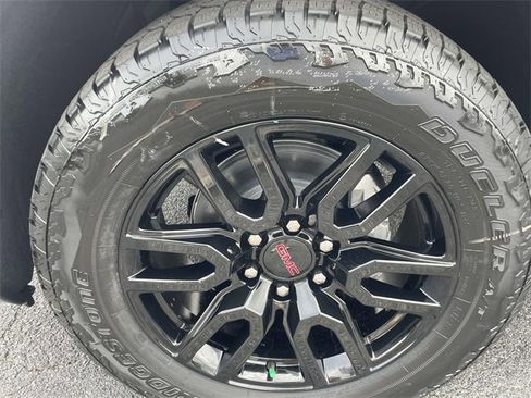 New 2025 GMC Sierra 1500 Elevation image 6