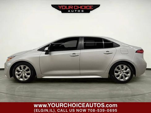Used 2021 Toyota Corolla LE FWD image 2