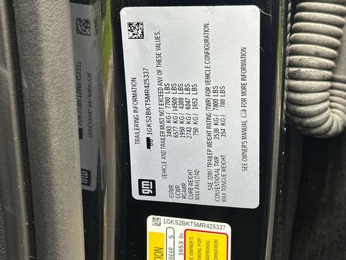 Used 2021 GMC Yukon SLT w/ Rear Media and Nav Package image 36