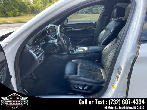 Used 2019 BMW 750i RWD image 16
