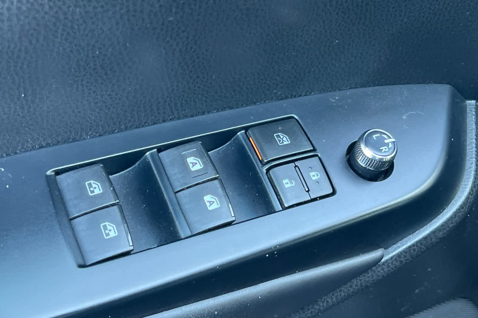 Used 2018 Toyota Highlander XLE FWD image 13