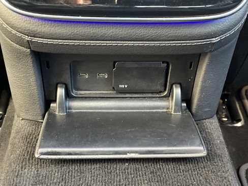 Certified 2022 Mercedes-Benz S 500 4MATIC w/ AMG Line Package image 39