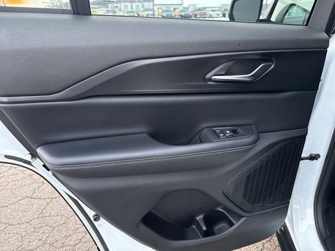 Used 2024 Jeep Grand Cherokee Laredo X image 50