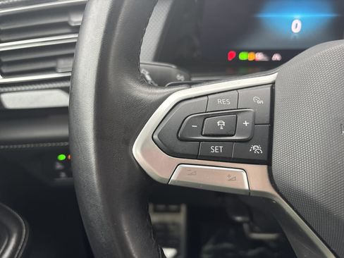 Used 2025 Volkswagen Atlas Cross Sport SEL R-Line AWD/4WD image 25