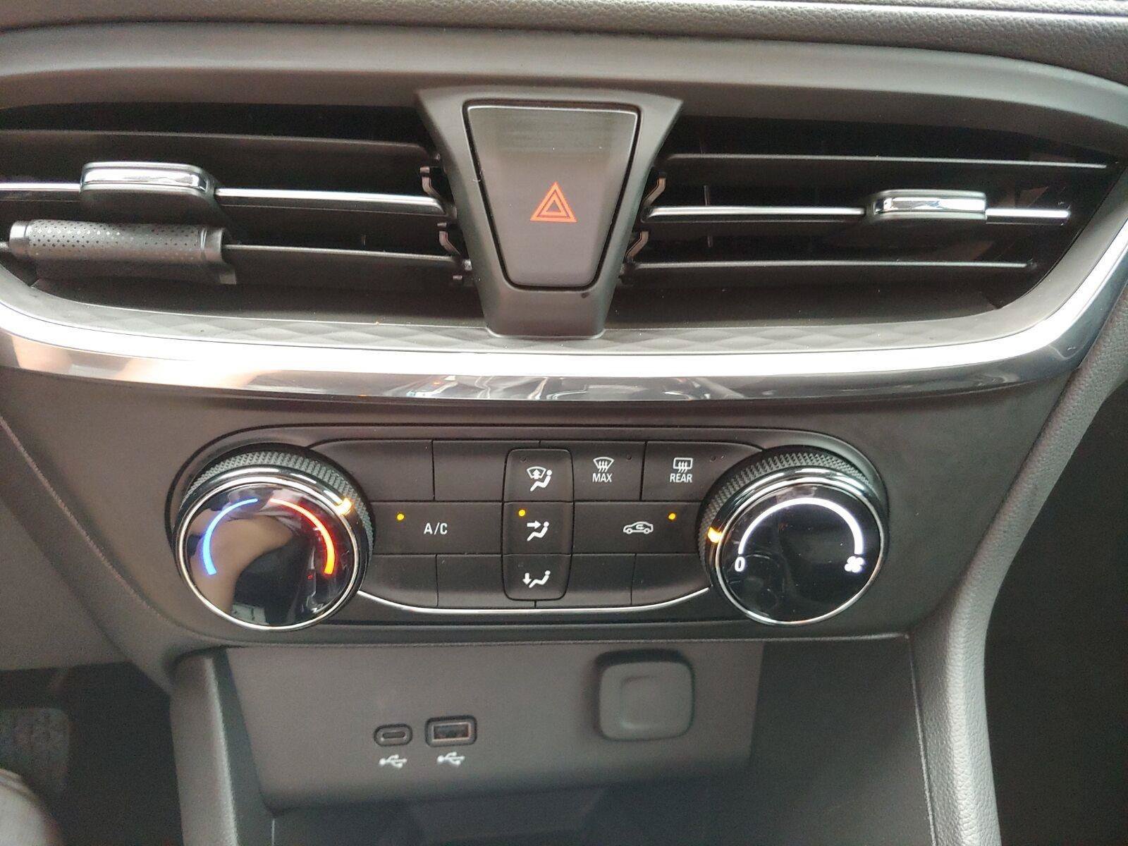Used 2025 Buick Encore GX Preferred FWD image 21