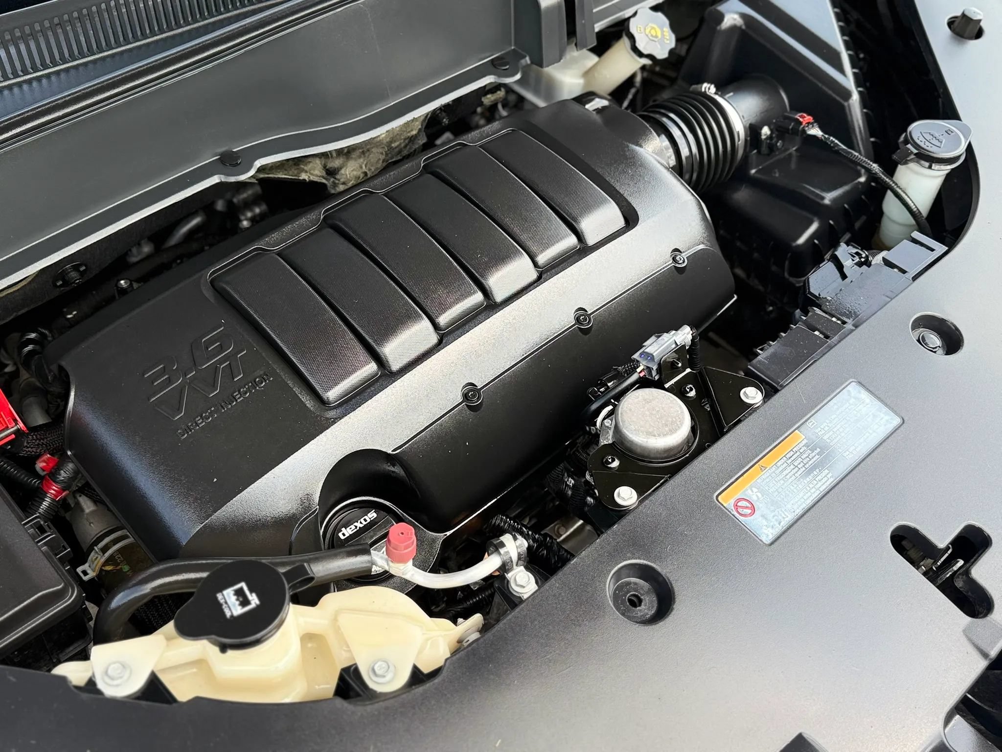Used 2015 GMC Acadia SLE FWD image 17