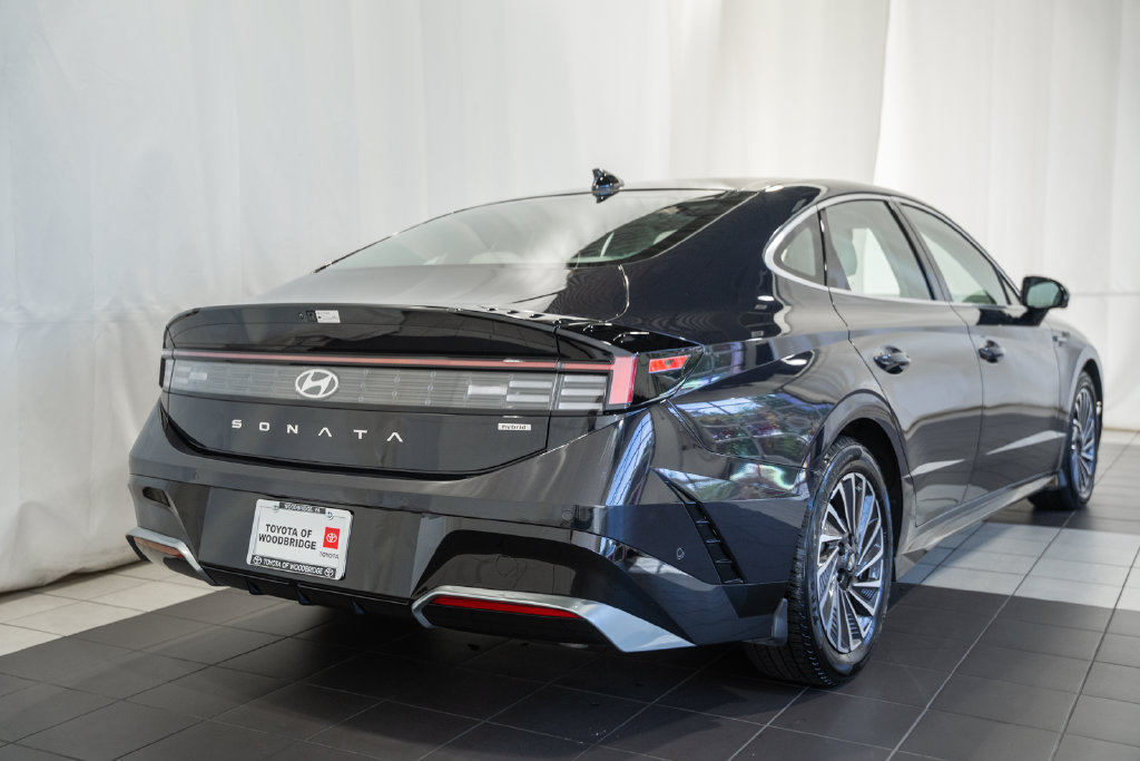 Used 2025 Hyundai Sonata Limited FWD image 4