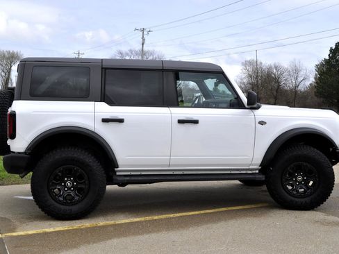 Used 2022 Ford Bronco Wildtrak image 3