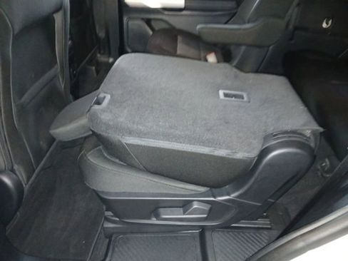 Used 2023 Ford Explorer XLT image 44