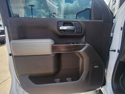 Used 2019 GMC Sierra 1500 SLT w/ SLT Premium Plus Package AWD/4WD image 10