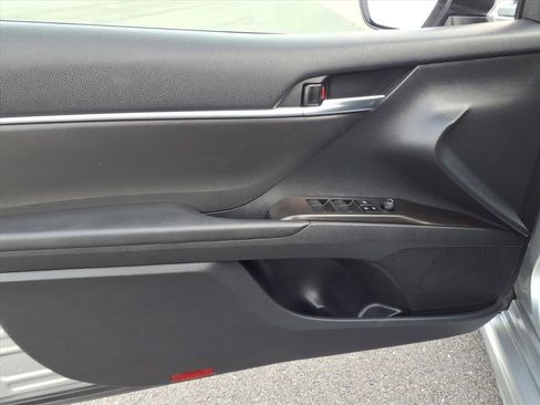 Used 2023 Toyota Camry SE w/ Cold Weather Package image 15