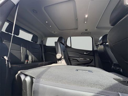Used 2023 GMC Acadia AT4 w/ Technology Package image 16