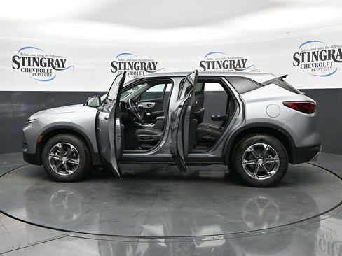 Used 2025 Chevrolet Blazer LT FWD image 28