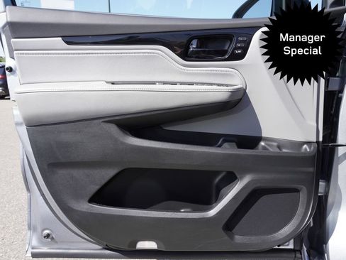 Used 2023 Honda Odyssey Touring image 18