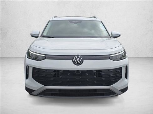 New 2026 Volkswagen Tiguan SE FWD image 9