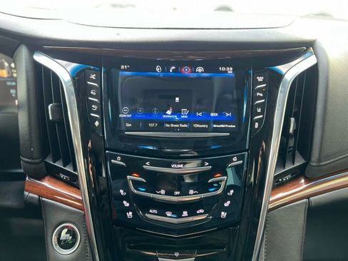 Used 2015 Cadillac Escalade Premium image 24