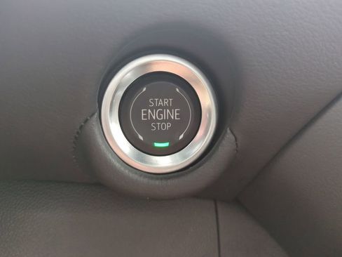 Used 2025 Chevrolet Suburban Z71 image 38