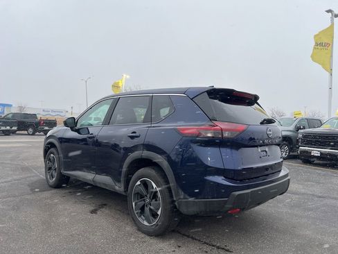 Used 2025 Nissan Rogue SV image 6