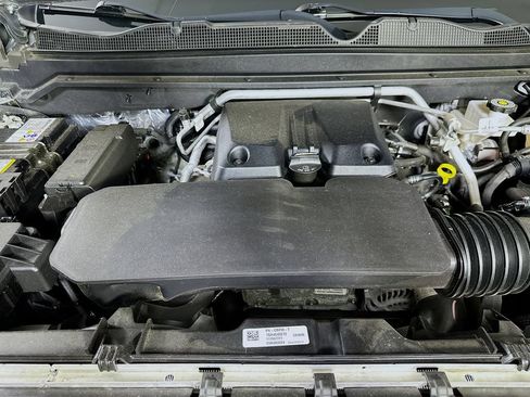 Used 2024 Chevrolet Colorado ZR2 AWD/4WD image 9