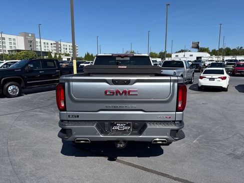Used 2024 GMC Sierra 1500 AT4 w/ Technology Package AWD/4WD image 4
