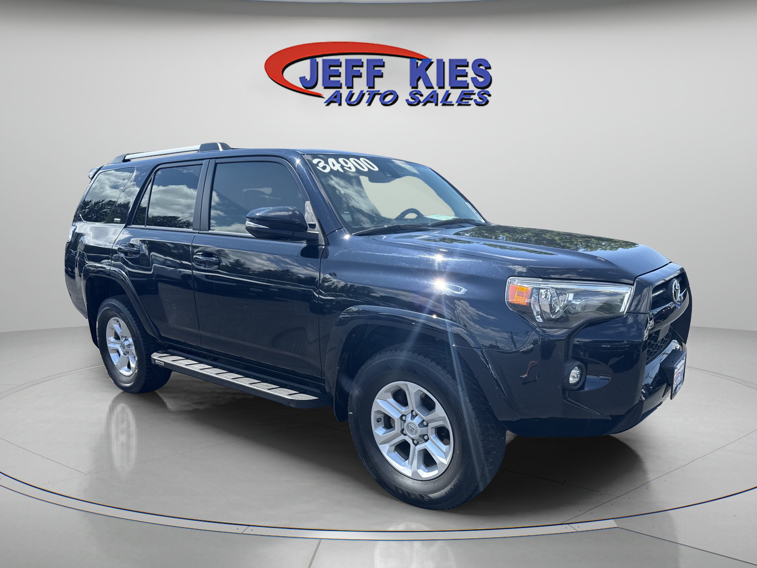 Used 2021 Toyota 4Runner SR5 Premium w/ Moonroof Package AWD/4WD image 3
