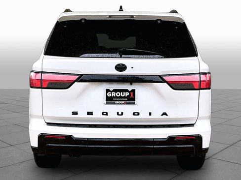 Used 2024 Toyota Sequoia Platinum AWD/4WD image 5