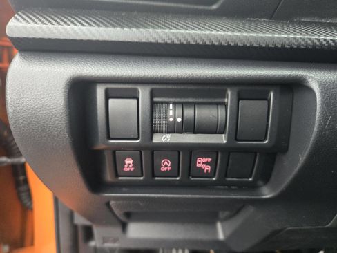 Used 2020 Subaru Crosstrek 2.0i Premium w/ Moonroof Package 2 image 39