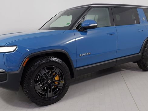 Used 2023 Rivian R1S Adventure image 1