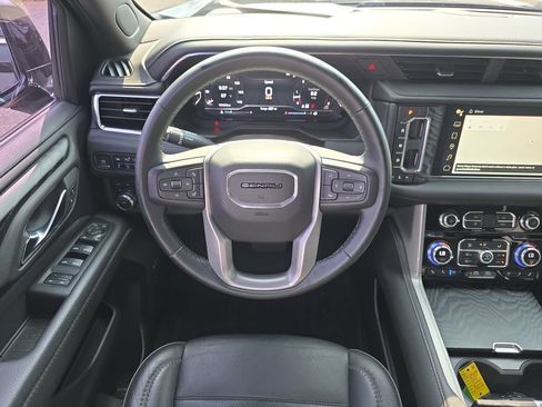 Used 2023 GMC Yukon Denali AWD/4WD image 15