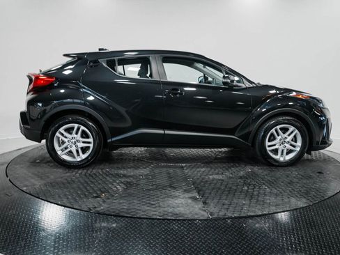 Used 2021 Toyota C-HR LE image 5