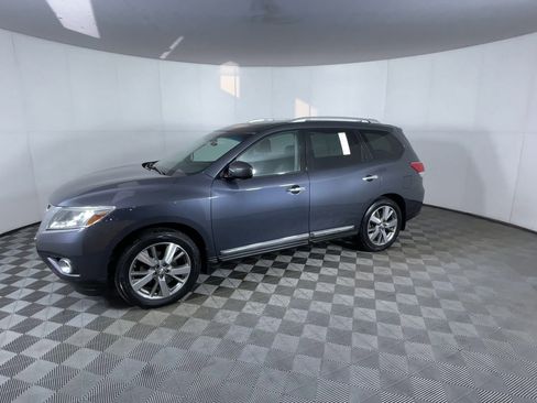 Used 2013 Nissan Pathfinder Platinum w/ Platinum Premium Pkg image 4