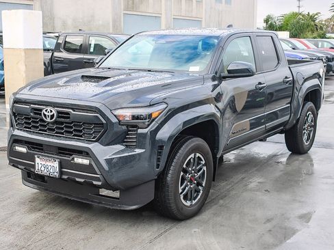 Used 2024 Toyota Tacoma TRD Sport image 3