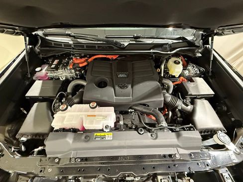 New 2026 Toyota Tundra Platinum AWD/4WD image 10