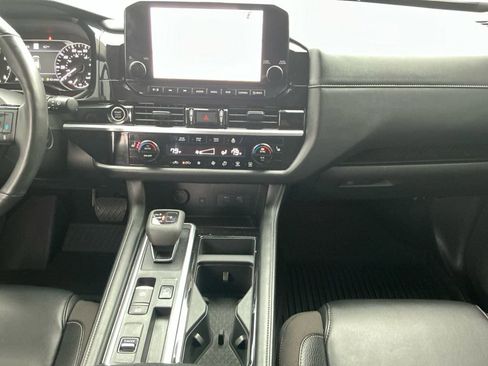 Used 2024 Nissan Pathfinder SL w/ SL Premium Package image 20